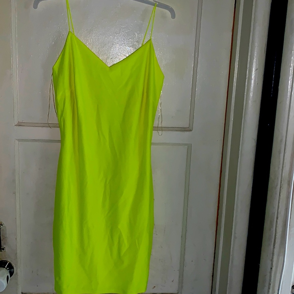 Neón yellow dress